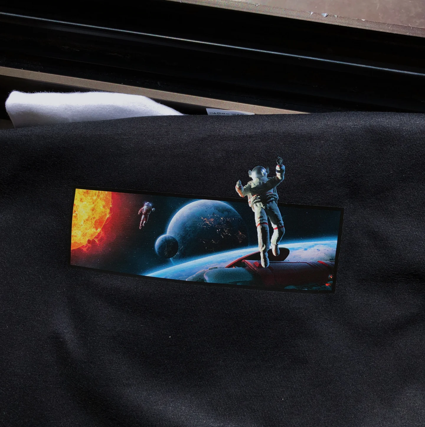 “Astro” T-Shirt Derschutze x bakaarts - Image 4