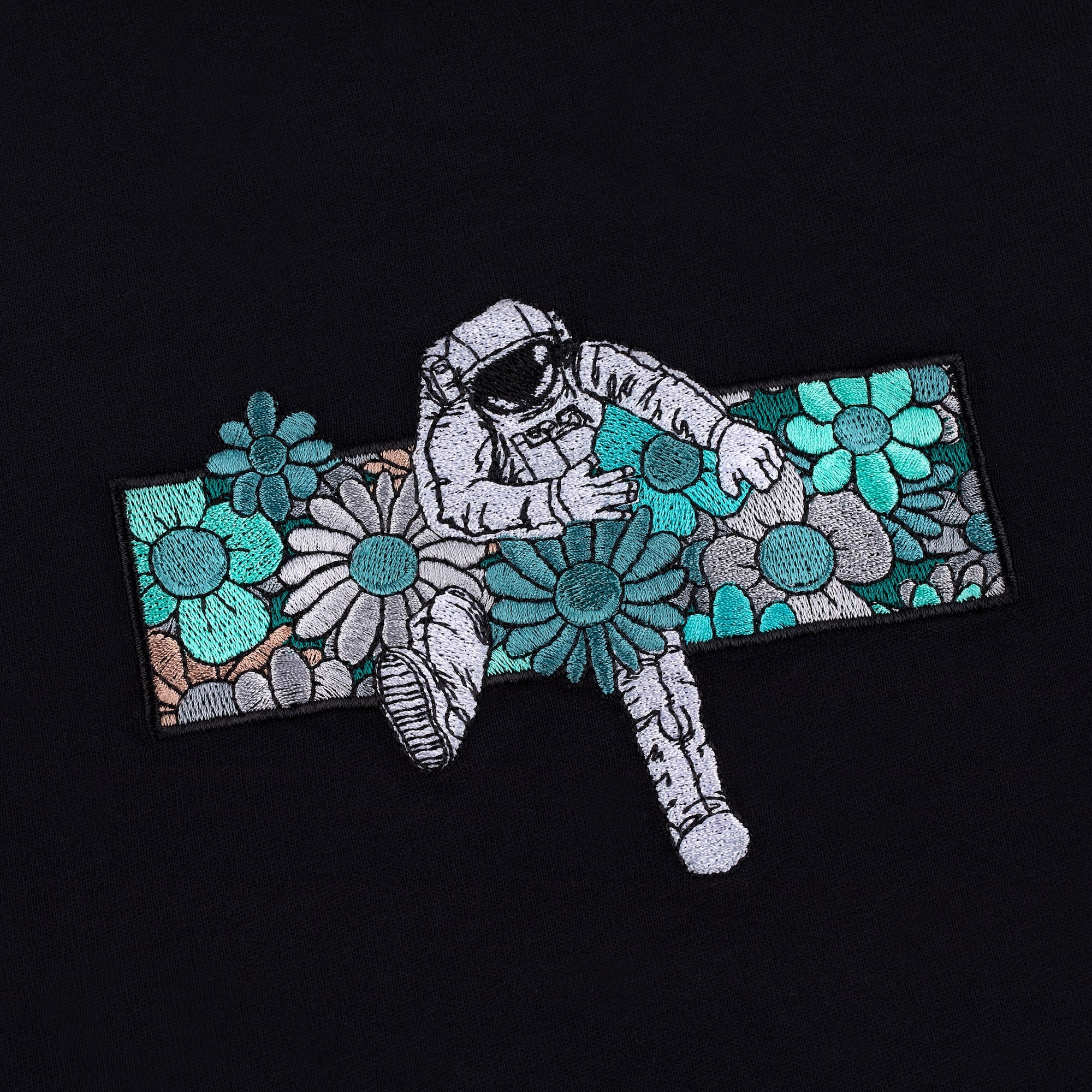 "flowers" T-Shirt black - Image 3