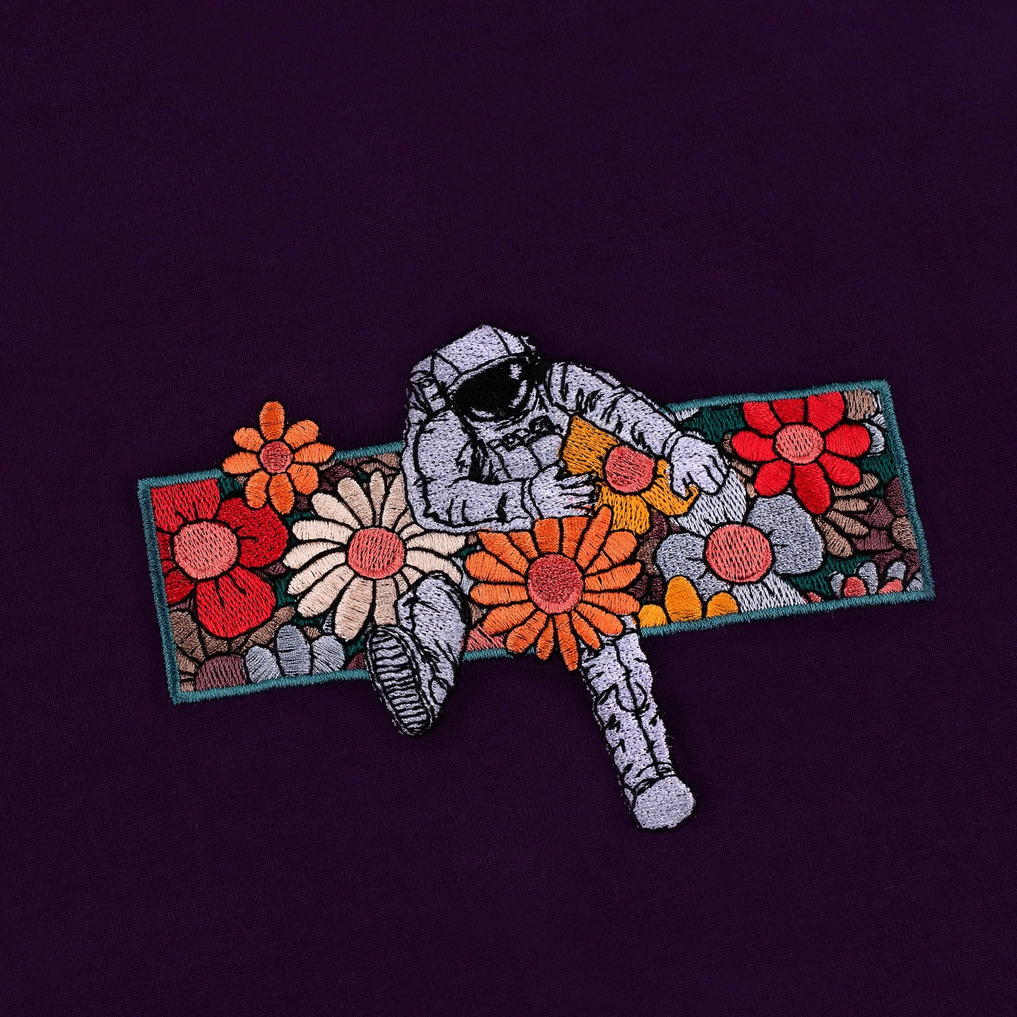 "flowers" T-Shirt purple - Image 3