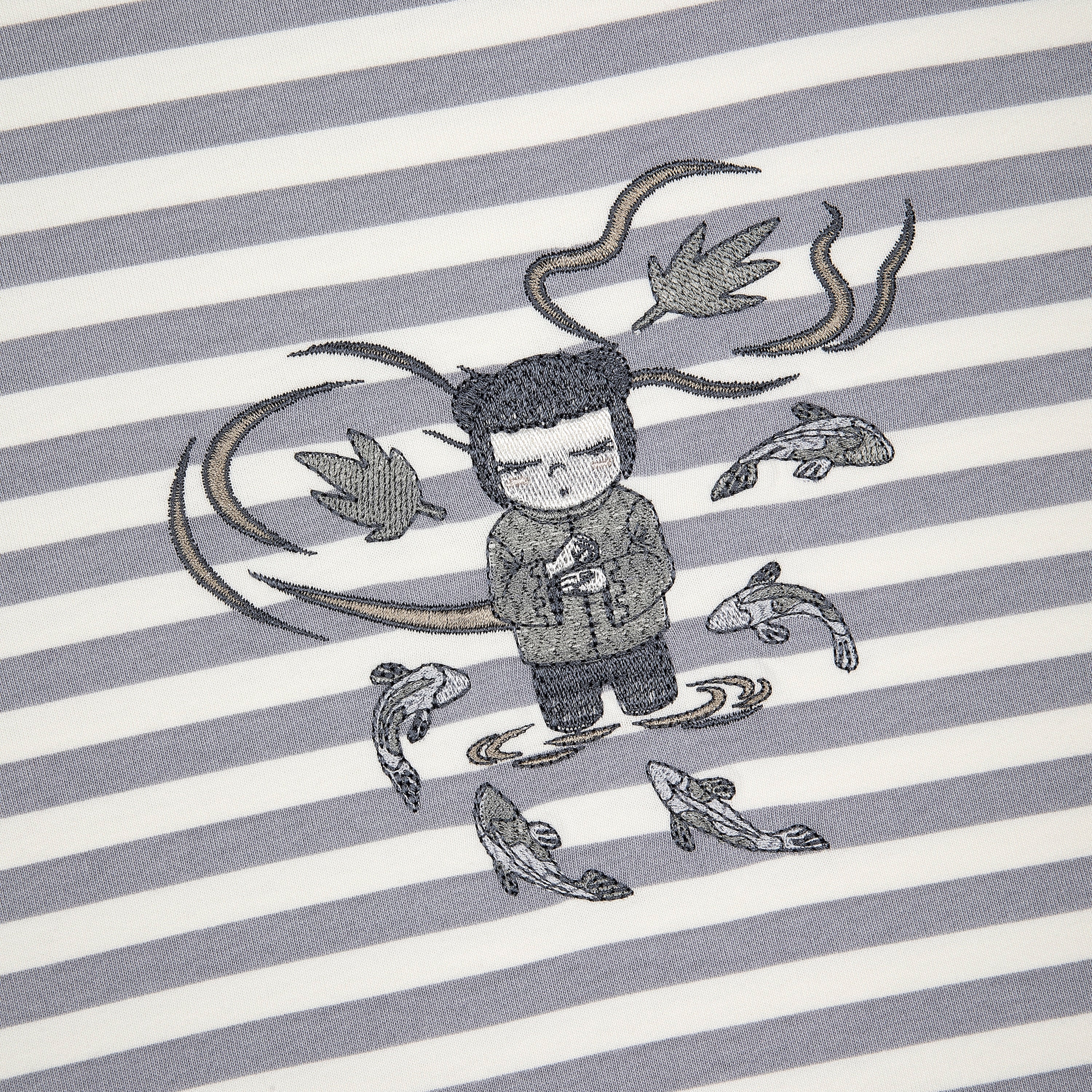 "koi" T Shirt grey striped - Image 4