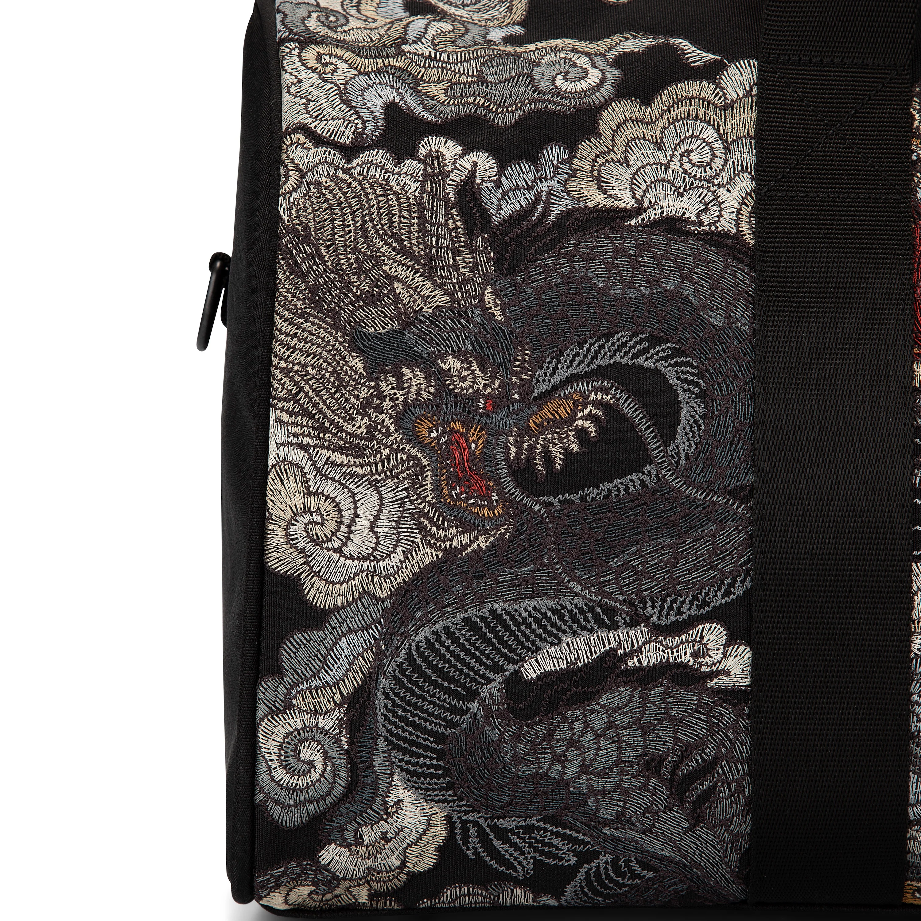 "lotus v2" Duffle bag - Image 4