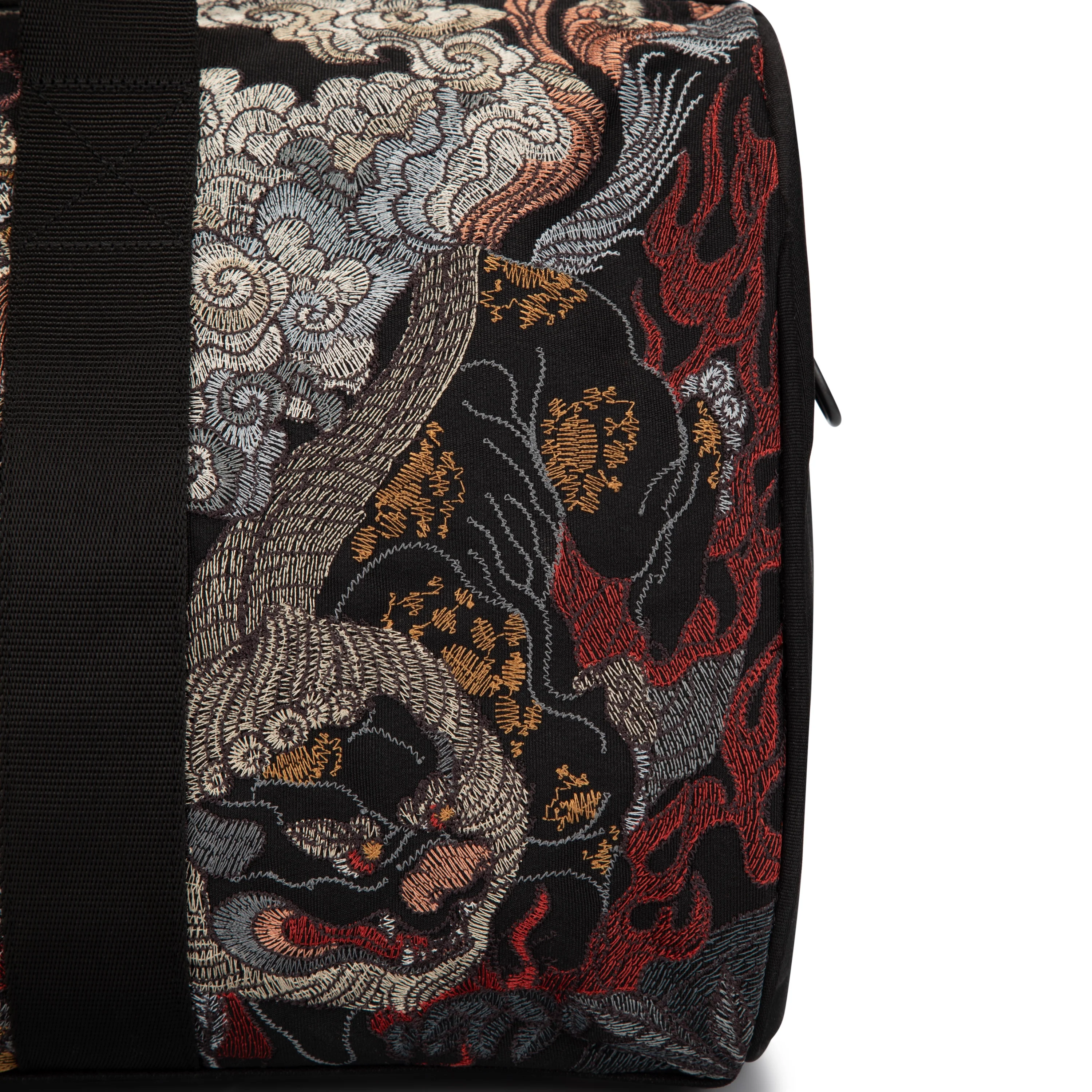 "lotus v2" Duffle bag - Image 6