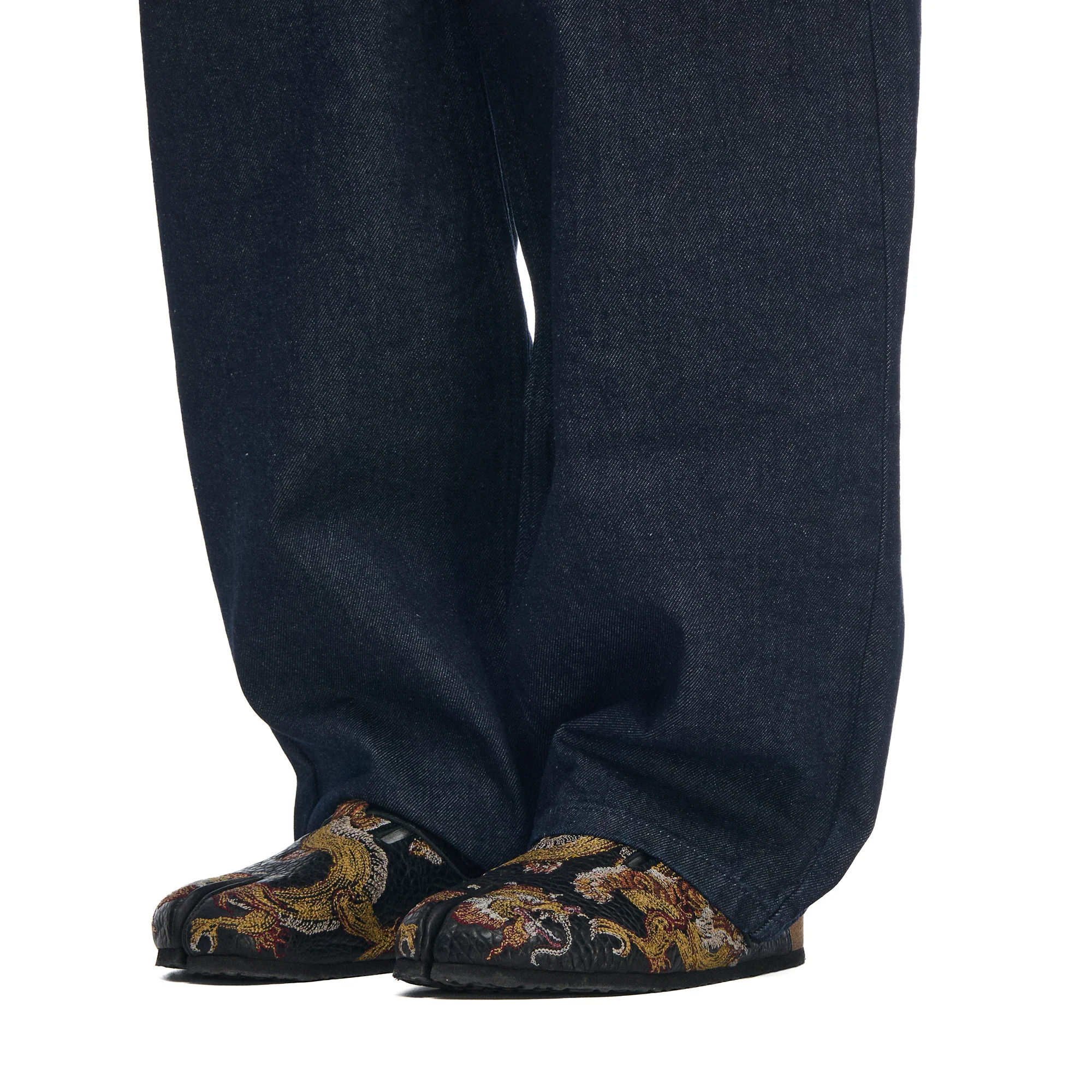 "lotus v2" tabi clogs black - Image 8