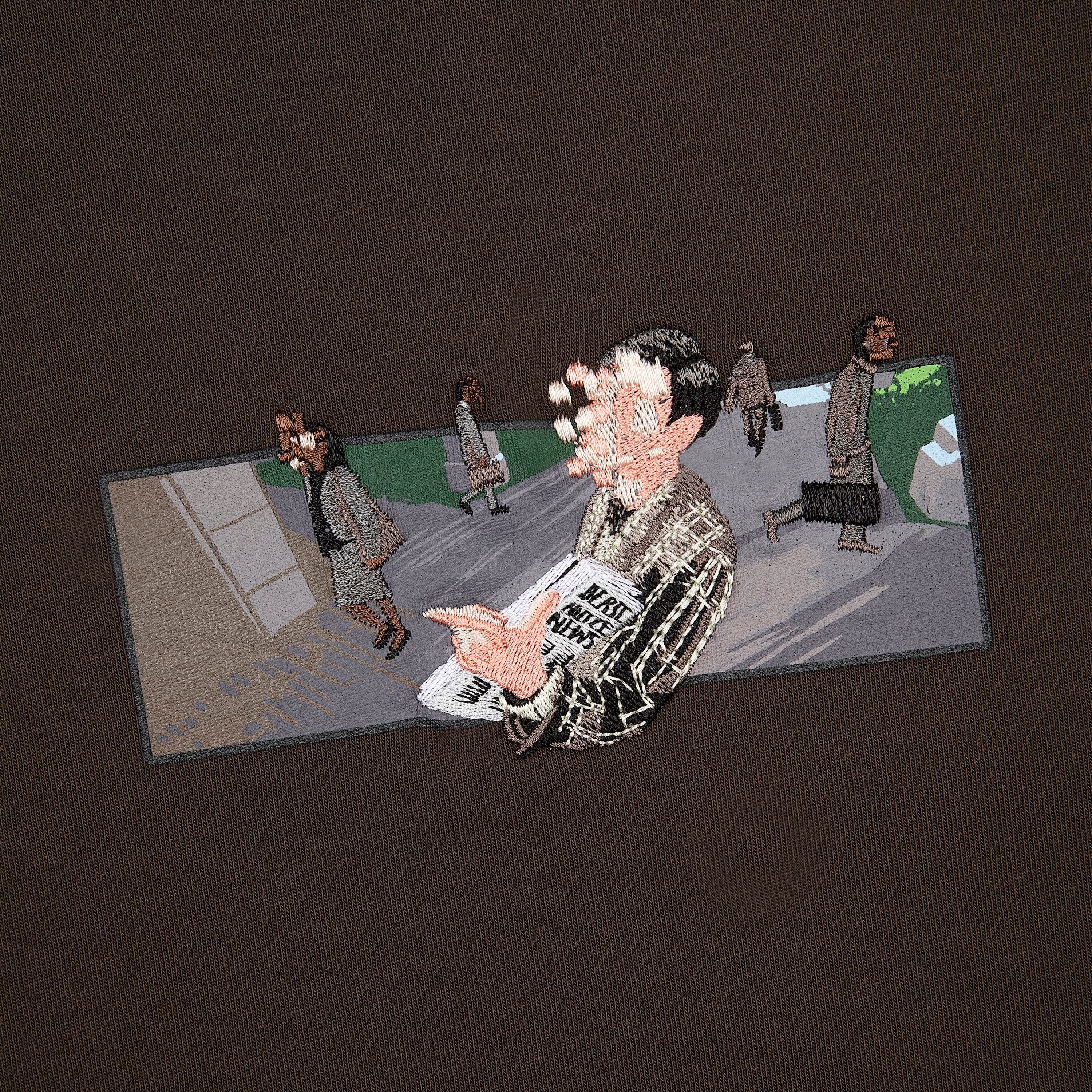 "on air" T Shirt brown - Image 4