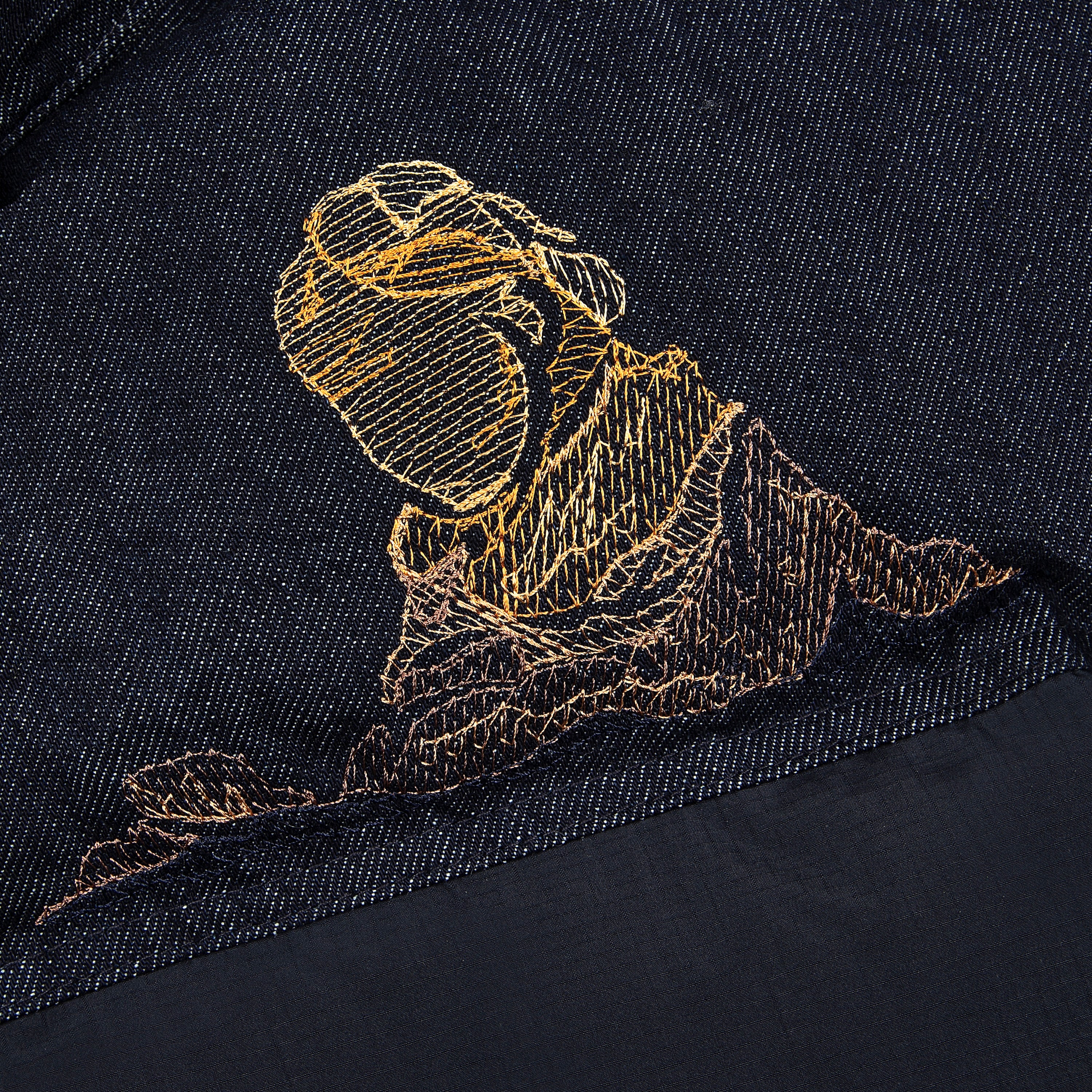 "whales" Puffer navy v2 - Image 6